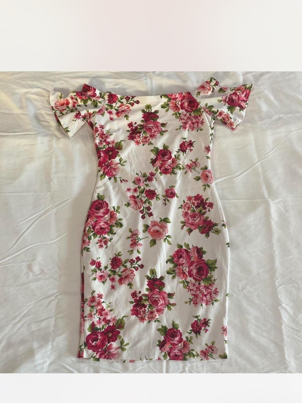 Bisou Bisou White One-Shoulder Floral Bodycon Dress with Pink Roses